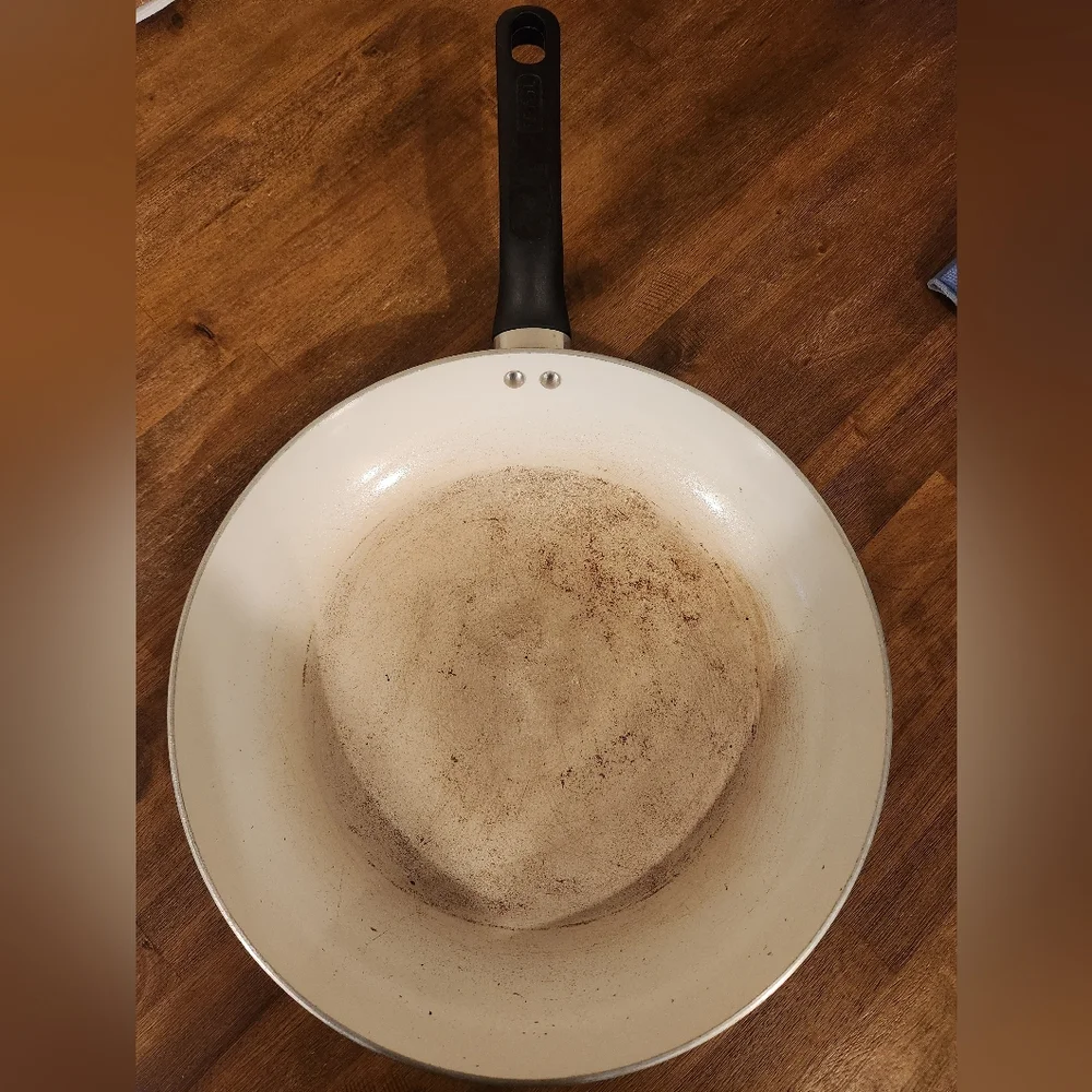🔥Ceramic White Frying Pan with Black Handle